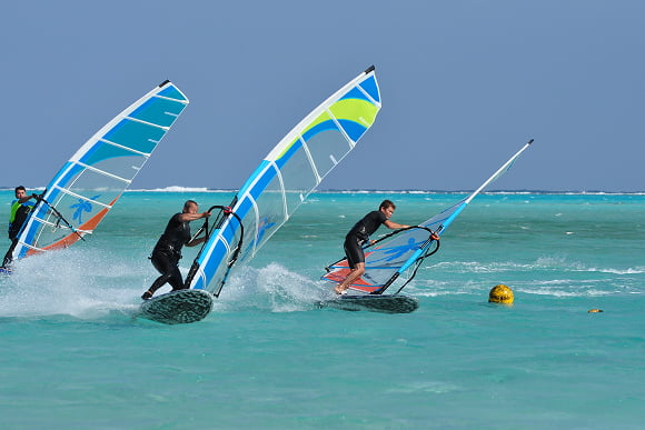 Windsurfing / Wing Foil Lessons